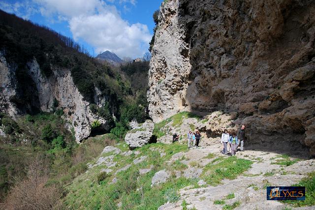 fuori dall'antro.JPG